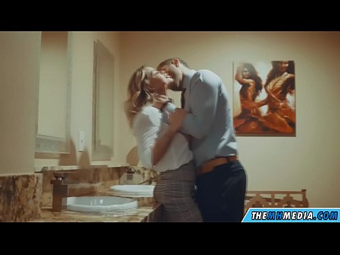 ❤️ Nalika pirang semok seduces sampeyan ing toilet umum ☑ Video kurang ajar  ing pornojv.fullpornercom.ru ☑